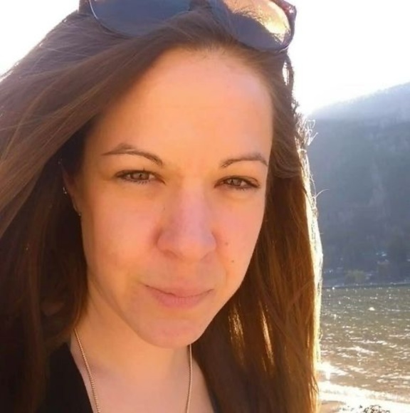 Meet your Posher, Hayley - Picture 1 of 1